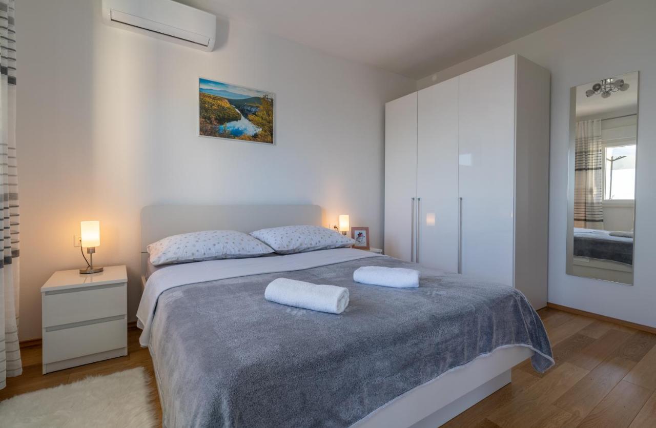Private Villa Golden Hour With A View Of Split Area Kaštel Sućurac Exterior foto