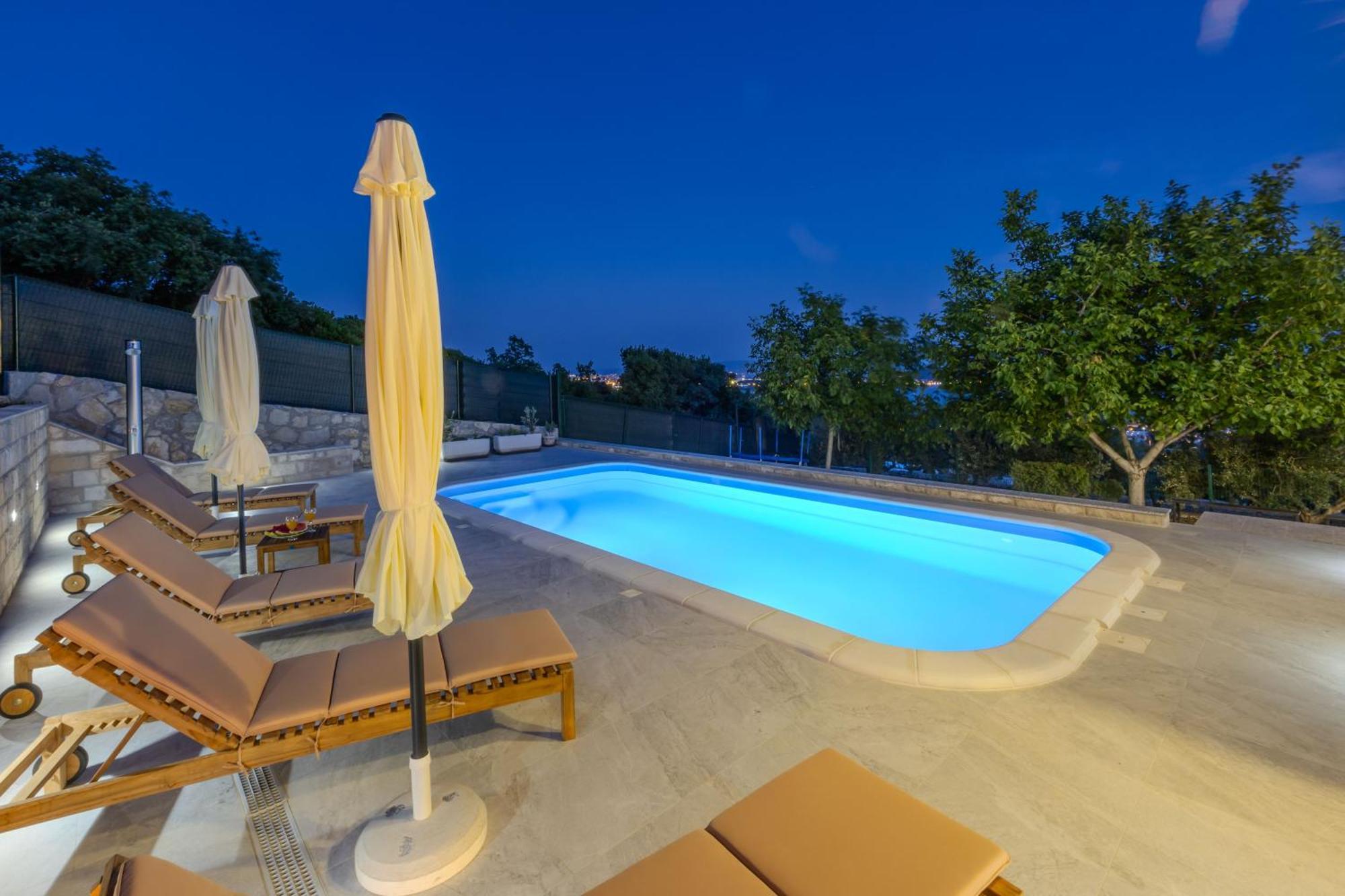 Private Villa Golden Hour With A View Of Split Area Kaštel Sućurac Exterior foto