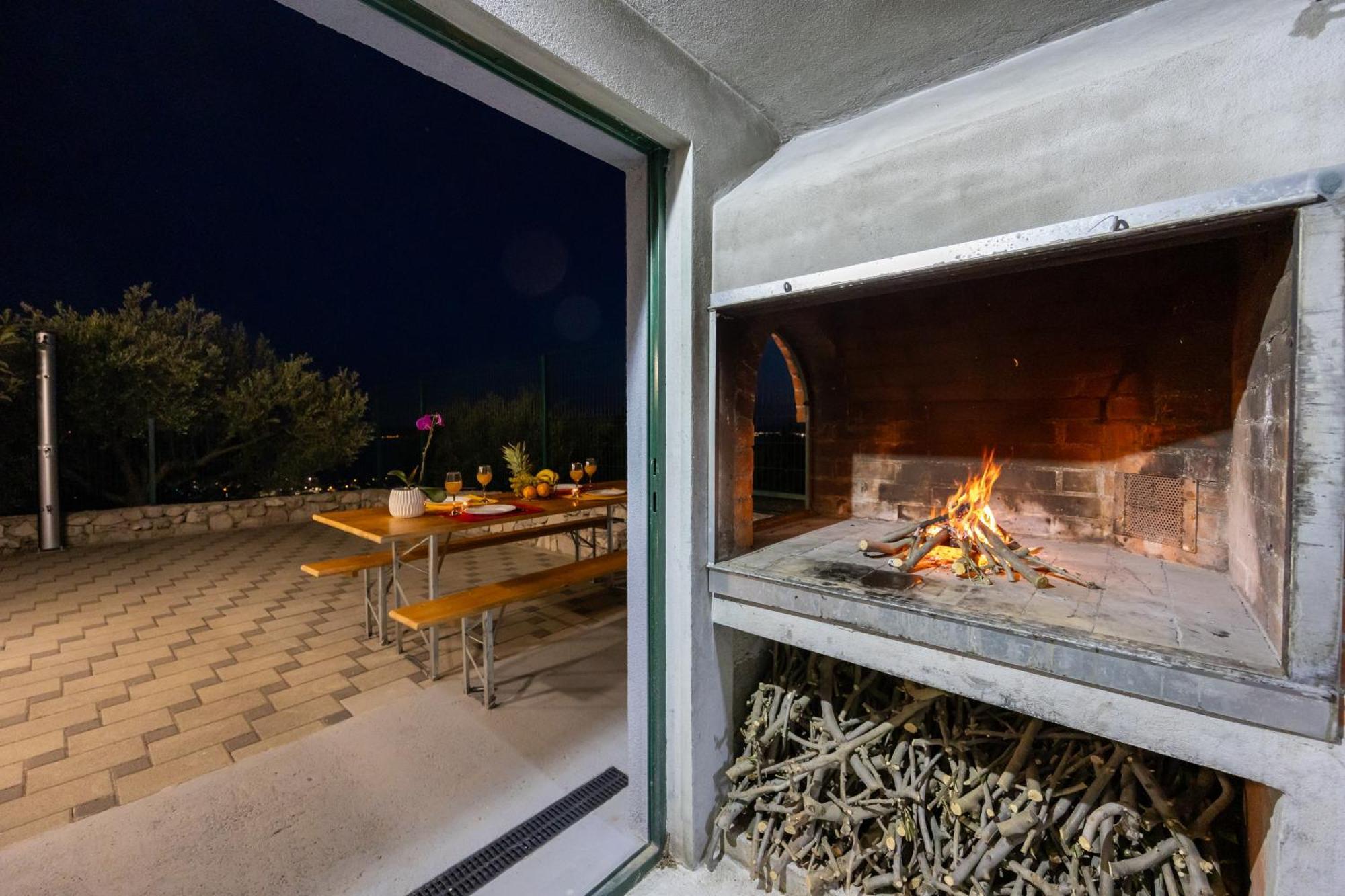 Private Villa Golden Hour With A View Of Split Area Kaštel Sućurac Exterior foto