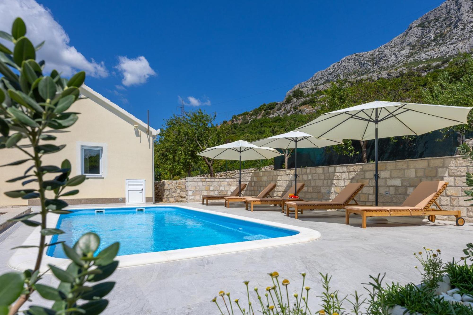 Private Villa Golden Hour With A View Of Split Area Kaštel Sućurac Exterior foto