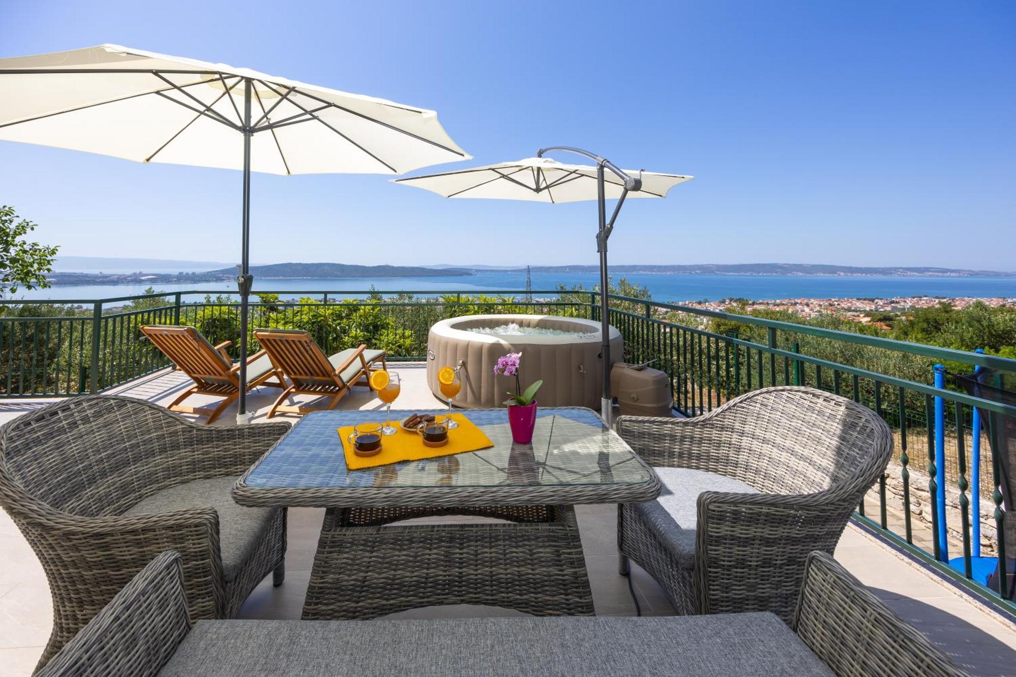 Private Villa Golden Hour With A View Of Split Area Kaštel Sućurac Exterior foto