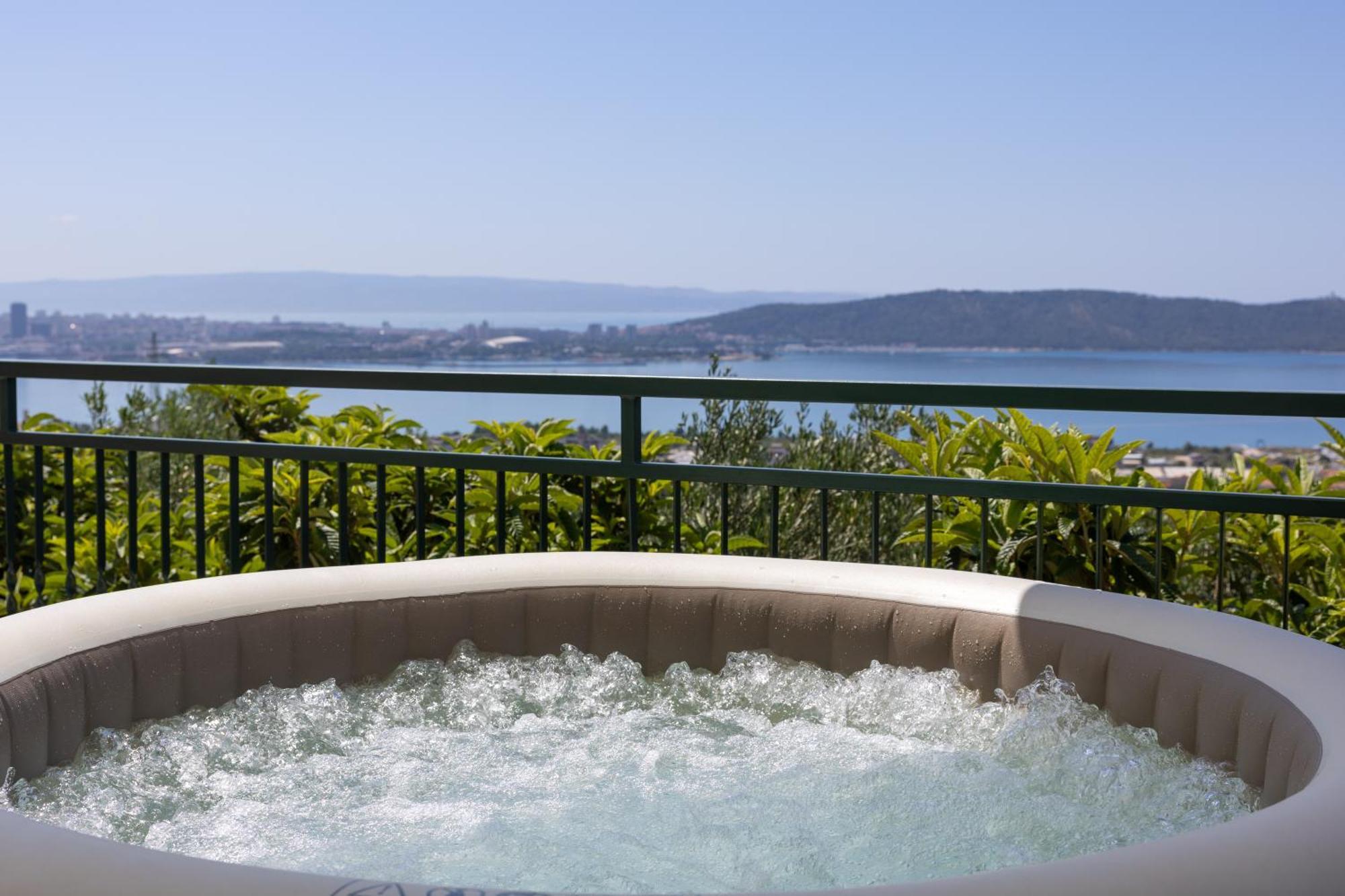 Private Villa Golden Hour With A View Of Split Area Kaštel Sućurac Exterior foto